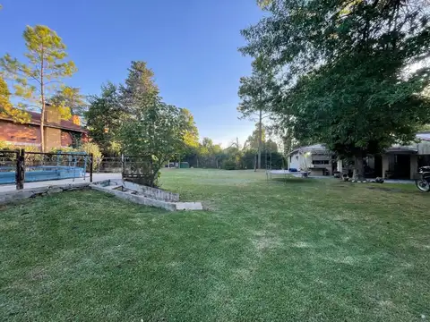 VENTA DE QUINTA CON HERMOSA ARBOLEDA PARQUE JULARO