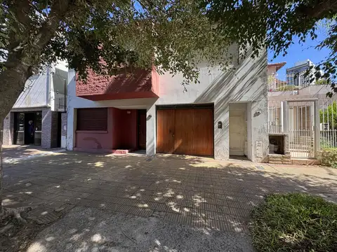 PH,TIPO CASA,3 DORM COCHERA PZA 19 de Nov (44 Y 25) LA PLATA