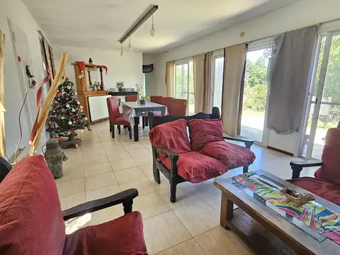 Casa en Venta con 2 cocheras