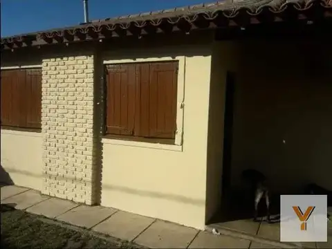Casa en venta - 3 dormitorios 1 baño - 420 mts2 - Camet