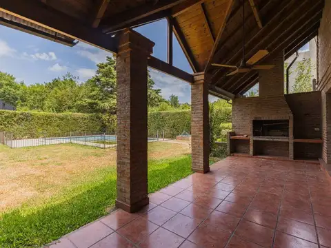 Barrio cerrado en lote central - 6 AMBIENTES