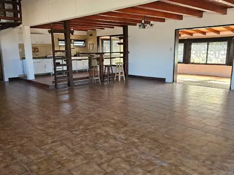Casa 4 ambientes con 3 baños