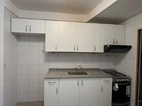 3 amb luminoso al contrafrente con cochera fija