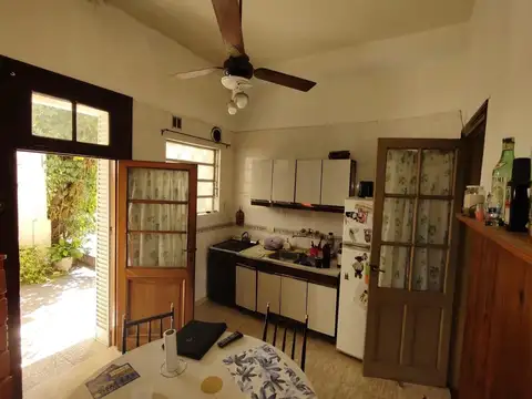 Casa 5 ambientes con 2 baños