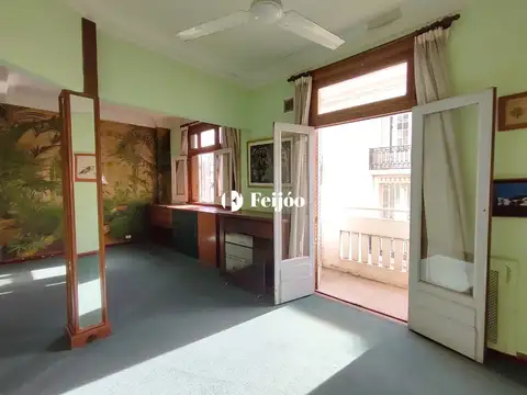 VENTA | REBAJADO | Semipiso de 3 amb., todo al frente, con balcones