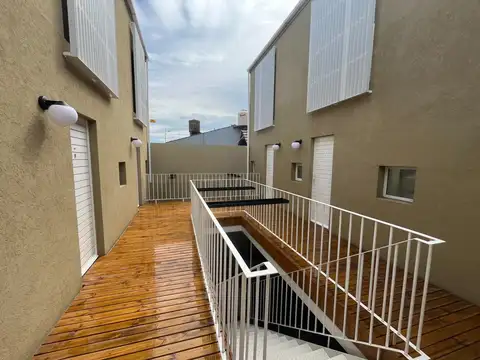 Primero De Mayo 200, Piso 1