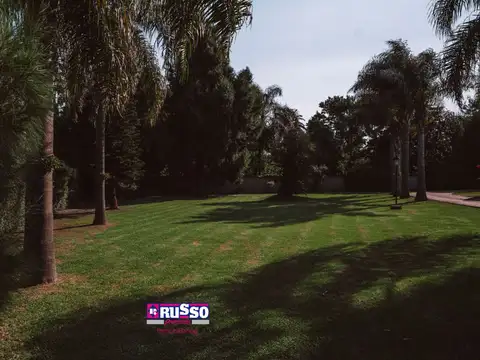 Quinta en Venta en Villa Luzuriaga, USD 550.000