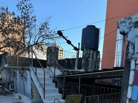 Terreno con casa para demoler