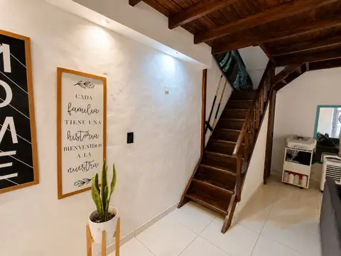 Casa 4 ambientes con 2 baños