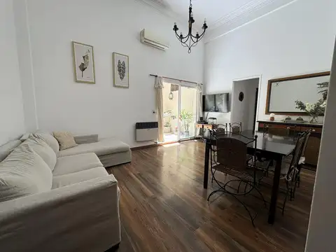Departamento en Monserrat, 3 ambientes y 2 patios