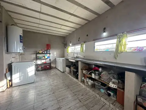 VENTA CASA 3 AMBIENTES CON GRAN LOTE