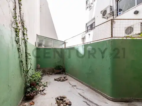 VENTA DEPARTAMENTO 4 AMBIENTES en FLORES