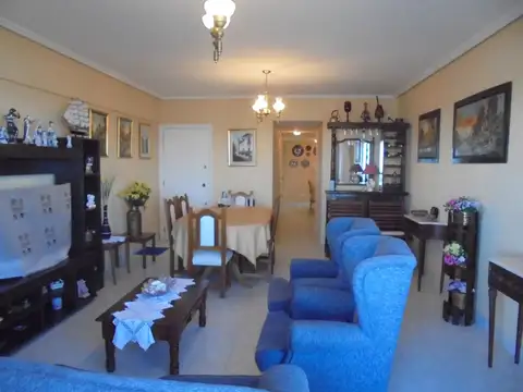 Costanera 2700, Piso 6