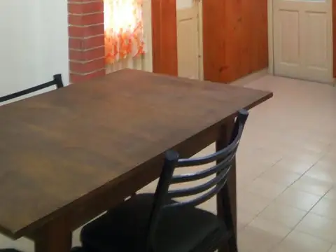 VENTA - Casa de 2 dormitorios a reciclar - Echesortu, Rosario.