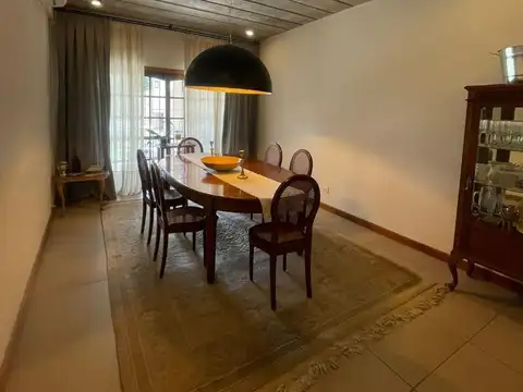 Casa 2 ambientes con 2 baños