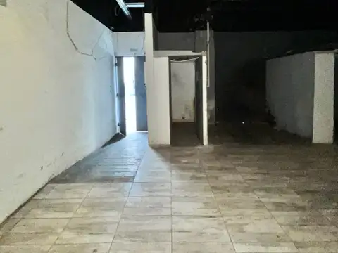 Local en Alquiler en Flores, $ 8.000.000