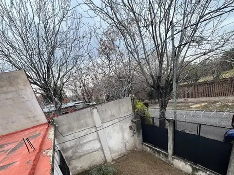 Casa en Alquiler con 1 cochera
