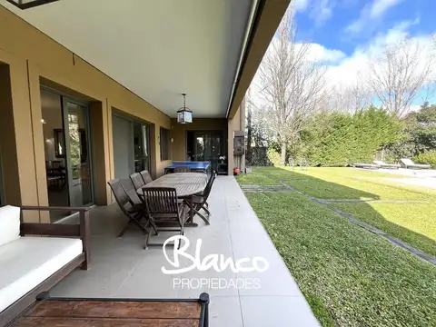 Casa en Alquiler en La Lomada De Pilar, USD 4.800