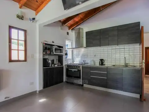Casa 3 ambientes con 2 baños