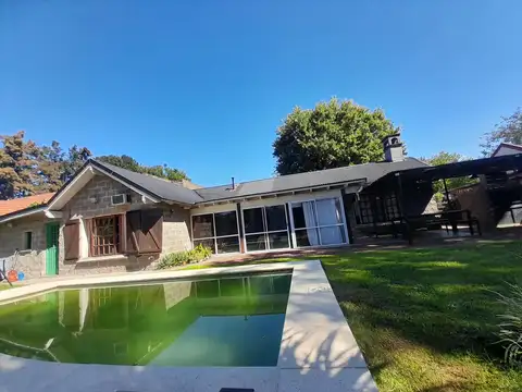Casa en Venta con 2 cocheras