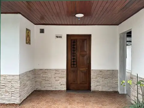 Casa 3 ambientes con 1 baño