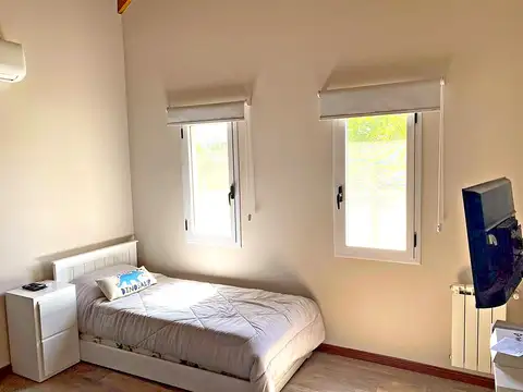5 Ambientes Casa en Barrio Santa Juana