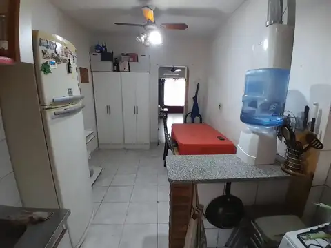 Galpon/ vivienda 4 ambientes en VENTA -Zona Pompeya-