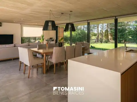 CASA DE 4 AMBIENTES EN ARENAS DEL SUR