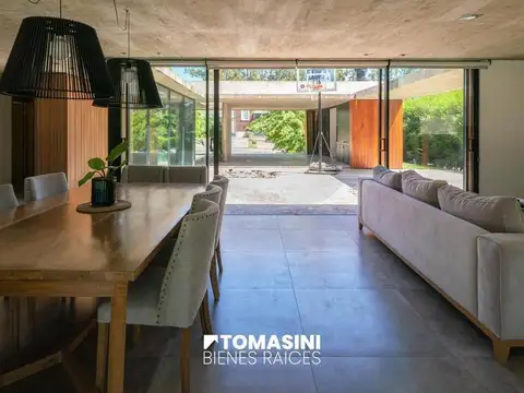 Casa 4 ambientes con 2 baños