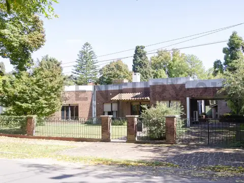 Venta de casa 3 dormitorios en City Bell