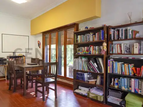 Casa en Venta con 4 cocheras