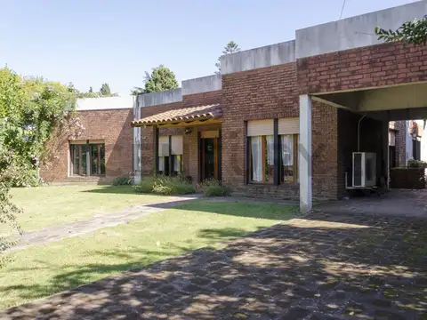 472 e/ 23 y Camino General Belgrano 1800, Piso 0