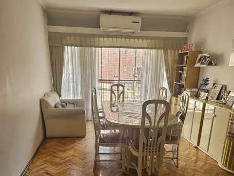 VENTA DEPTO AL FRENTE BALCON 4 AMB BALCON