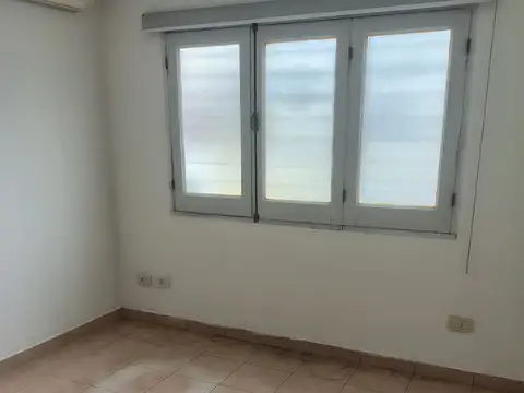 VENTA OFICINA 3 AMBIENTES SANTIAGO DEL E 1300