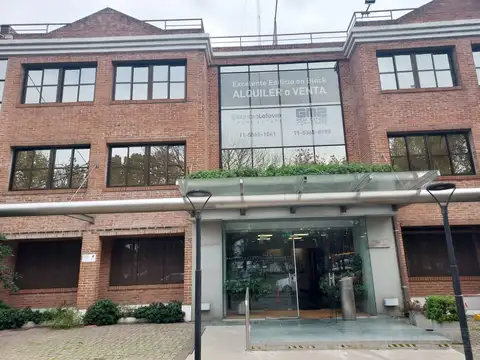 Edificio en alquiler o venta de 1300 m2 en Lomas de San Isidro