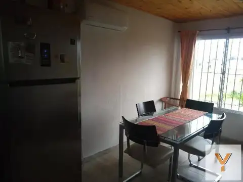 Casa 2 ambientes con 1 baño