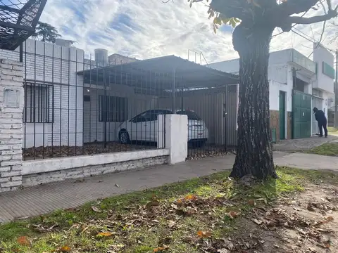 VENTA CASA CON COCHERA PJE CRAIG 689 BIS FISHERTON