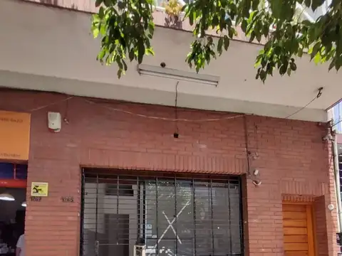 Local en alquiler a metros de la estación Lanús Este!