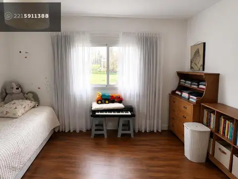 Duplex en 425 entre 14 y 15. 2 dormitorios. Patio.