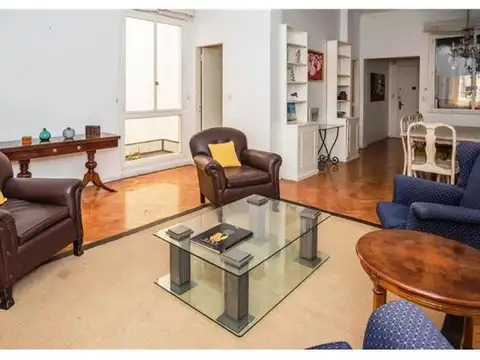 Av. Las Heras al 2200