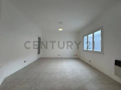 Depto Tipo Casa en Venta en Plaza Mitre, USD 103.000
