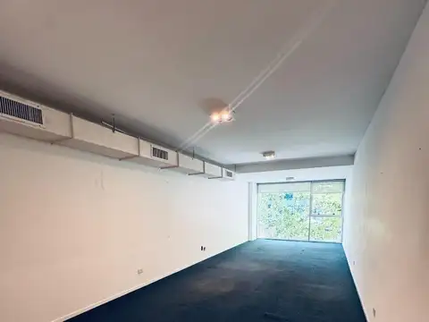 Oficina en Alquiler con 1 cochera