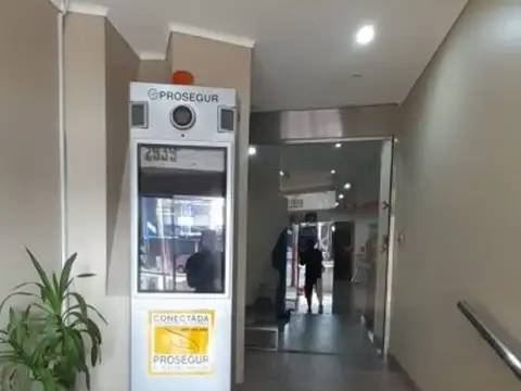 Avenida Hipólito Yrigoyen 2900