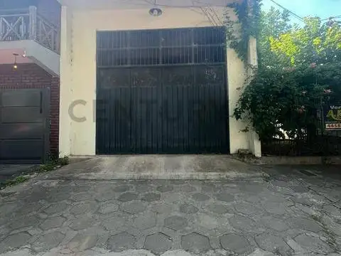 Casa en Venta con 5 cocheras