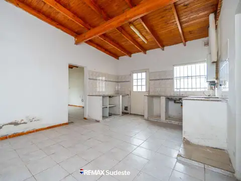 Casa 4 ambientes con 1 baño