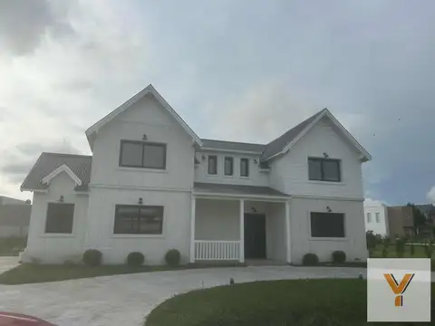 Casa en venta - 5 Dormitorios 4 Baños - Cochera - Mar del Plata