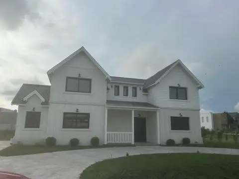 Casa en venta - 5 Dormitorios 4 Baños - Cochera - Mar del Plata