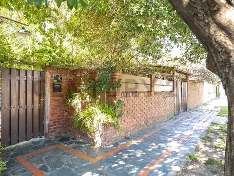 Casa en venta en Ezpeleta.