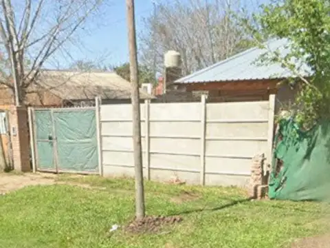 Casa en Alquiler con 2 cocheras