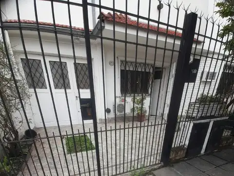Alquiler de PH 3 dor y jardin y cochera cub Beccar